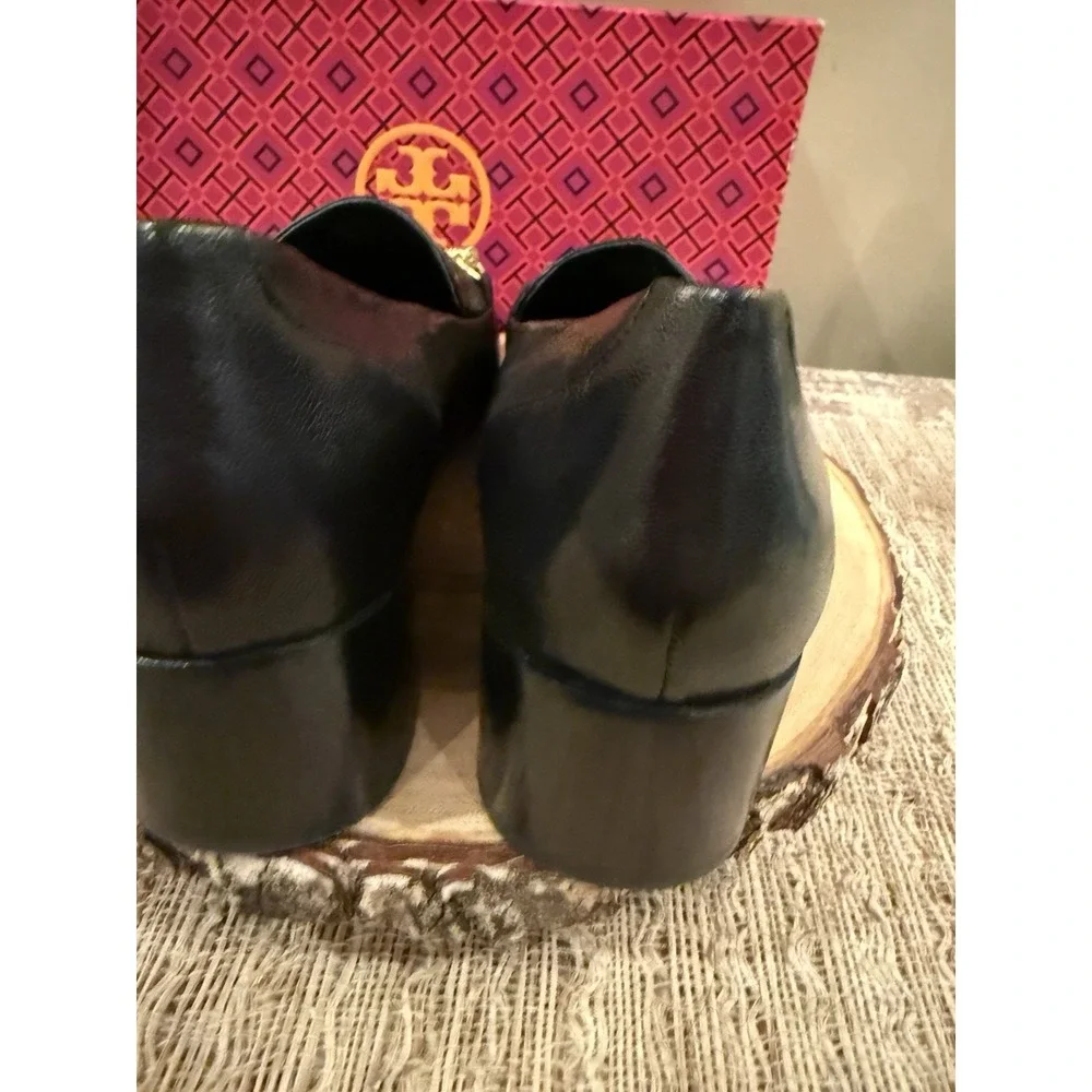 Tory Burch Women's Jessa Leather Heeled Loafer Black Block Heel Gold Links 9.5